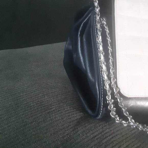 Chanel Lambskin//Patent Flap  2.55 Chain Shoulder Bag 2000-2002 - Picture 2 of 16